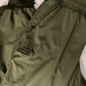 Chico's Zenergy olive Pants